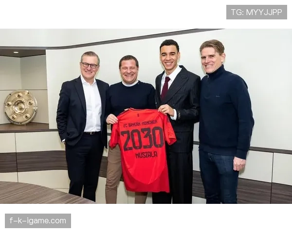 拜仁队友揭秘穆西亚拉真实一面：天赋与职业态度并存，未来巨星可期