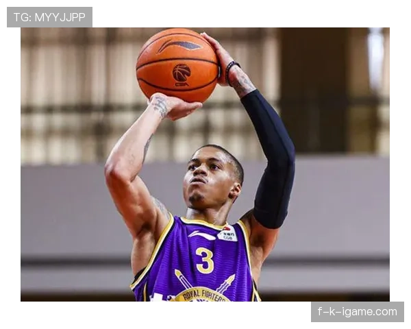 格罗斯状态回暖,稳定发挥助力球队迎战新挑战 格罗斯状态回暖,稳定发挥助力球队迎战新挑战