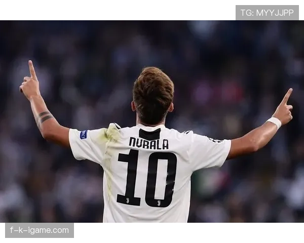 杜埃 vs 迪巴拉:脚下技术细腻度与实战应用对比 杜埃 vs 迪巴拉:脚下技术细腻度与实战应用对比